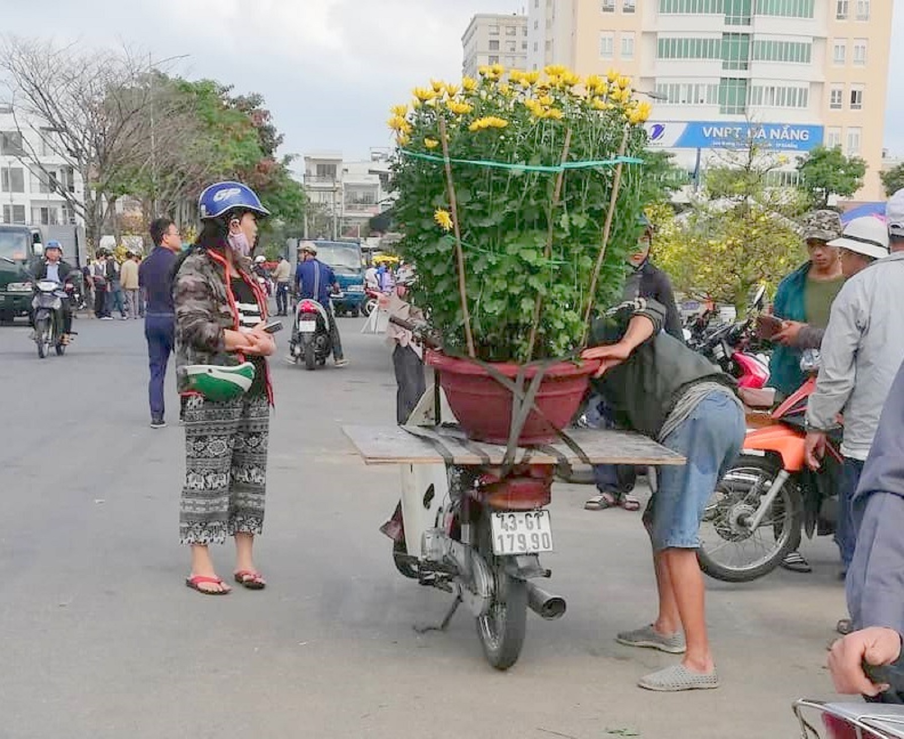 Những người “chở Tết” về nhà